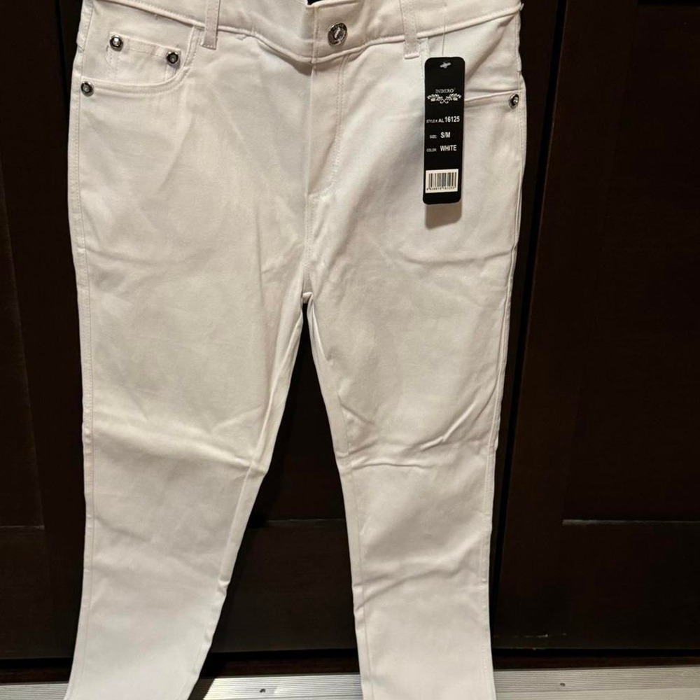 Indero White Skinny Capri Jeans with Button Details size S/M